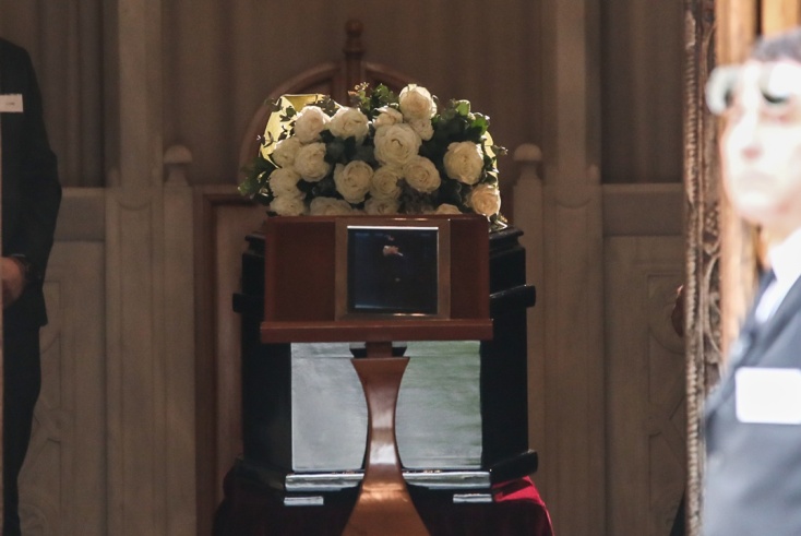 Η Ελλάδα αποχαιρετά με συγκίνηση τη Μαρινέλλα - Πλήθος κόσμου στο λαϊκό προσκύνημα