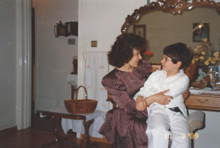 Ο Μάριος Παπαγεωργίου με τη μητέρα του Βαρβάρα Θεοδωράκη