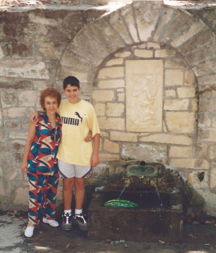 Ο Μάριος Παπαγεωργίου με τη μητέρα του Βαρβάρα Θεοδωράκη