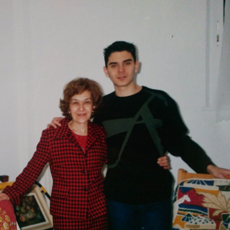 Ο Μάριος Παπαγεωργίου με τη μητέρα του Βαρβάρα Θεοδωράκη