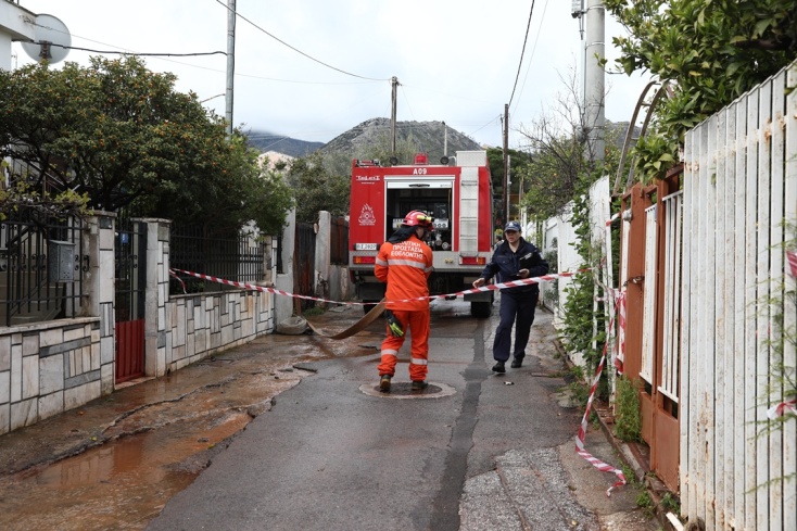 Εικόνα από το πέρασμα της κακοκαιρίας στη Νέα Μάκρη