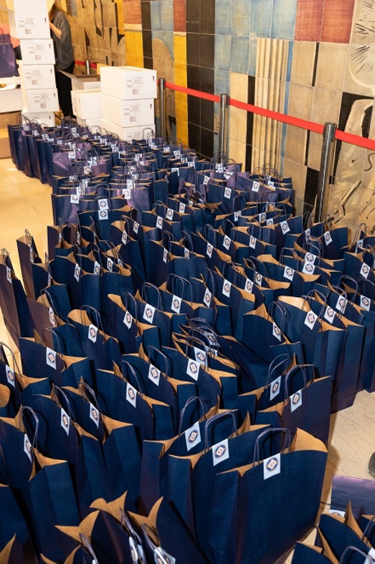 Δώρα και ευχές για το Πάσχα από τον Δήμο Αθηναίων σε 3.500 άτομα τρίτης ηλικίας