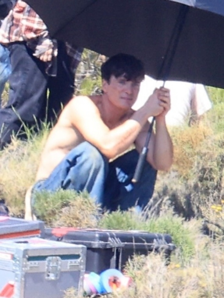 Νέες φωτογραφίες του Κίλιαν Μέρφι από τα γυρίσματα στην Αθήνα για την ταινία του Νταμιέν Σαζέλ 