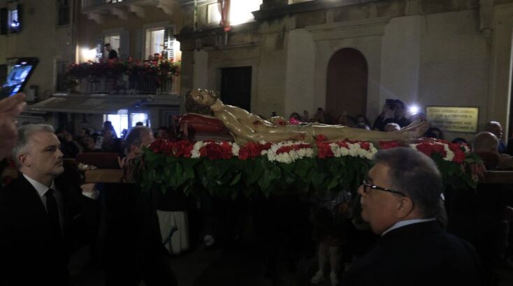 Περιφορά Επιταφίων στην Κέρκυρα