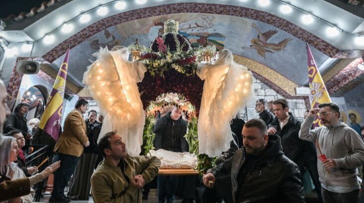 Περιφορά του Επιταφίου στον Ιερό Ναό Προφήτη Ηλία στην Ροδόπολη Διονύσου 