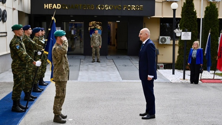 Στο Κόσοβο ο Νίκος Δένδιας για να επισκεφθεί την Ελληνική Δύναμη Κοσσυφοπεδίου