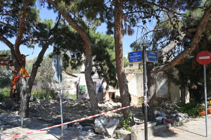 Κατεδάφιση 21 αυθαιρέτων εντός του ρέματος Πικροδάφνης μετά από 50 χρόνια