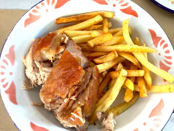 Λότζα στη Δέλλιου, Γουρουνοπούλα