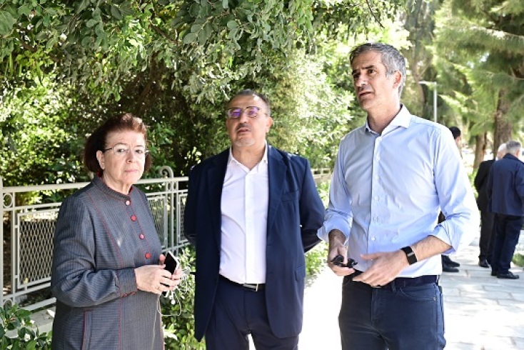 Ο Κυριάκος Μητσοτάκης επισκέφτηκε τα έργα ανάπλασης στη λεωφόρο Βασιλίσσης Όλγας 