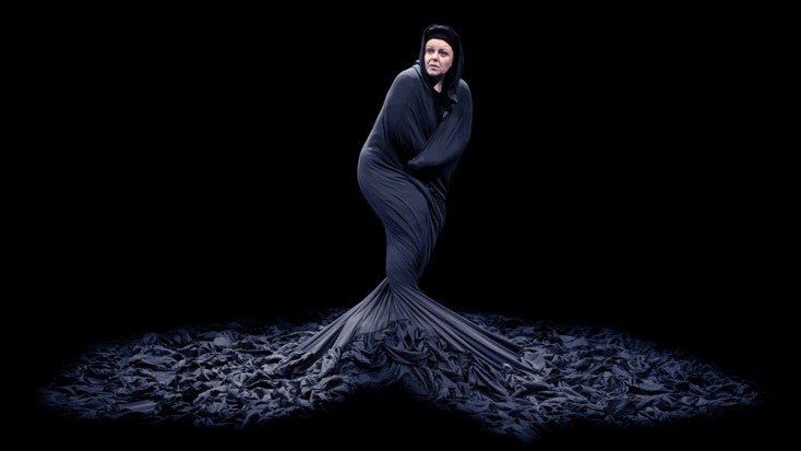 Κυρά της Ρω, θέατρο Φιλίπ