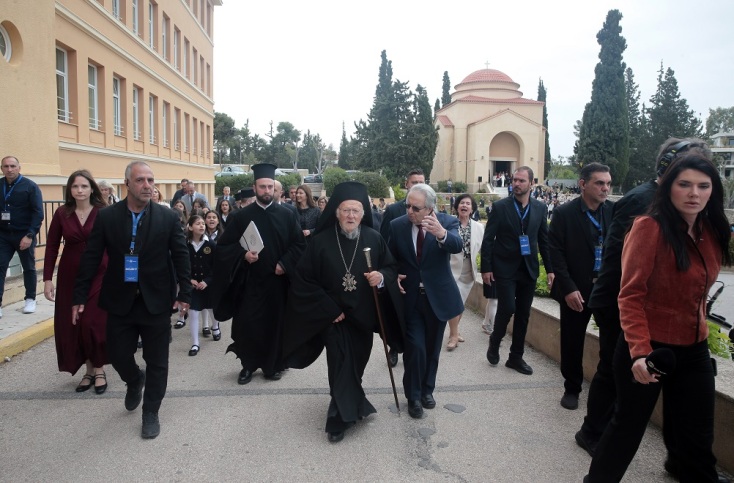 Επίσκεψη Βαρθολομαίου στα Αρσάκεια Σχολεία Ψυχικού: «Η ζωή δεν είναι ψηφιακή» - Τι δήλωσε για την ΤΝ