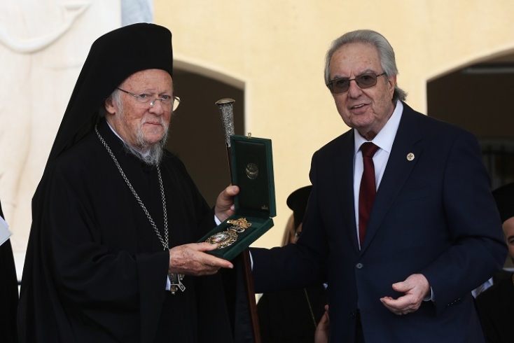 Επίσκεψη Βαρθολομαίου στα Αρσάκεια Σχολεία Ψυχικού: «Η ζωή δεν είναι ψηφιακή» - Τι δήλωσε για την ΤΝ