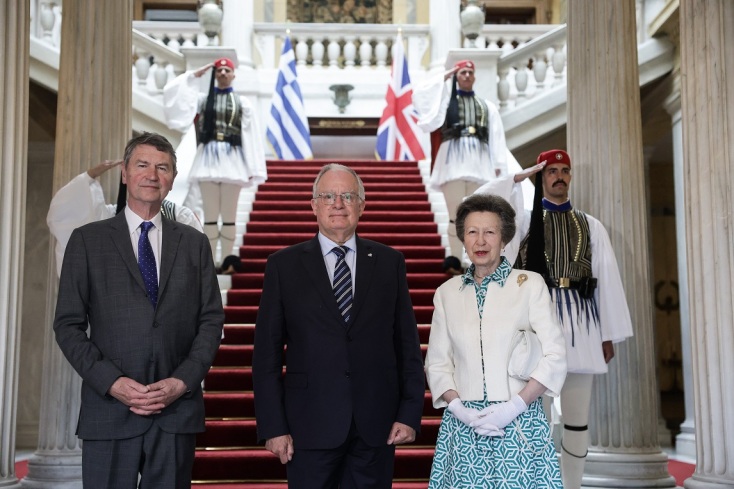 Την πριγκίπισσα Άννα του Ηνωμένου Βασιλείου και τον σύζυγό της δέχθηκε ο Κ. Τασούλας	