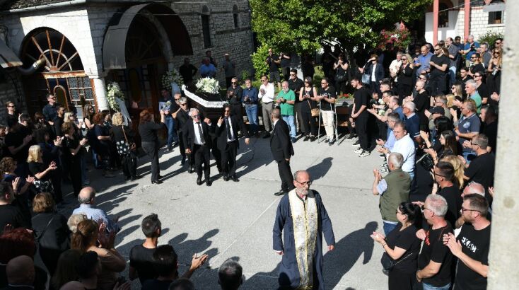 Ιωάννινα: Το τελευταίο αντίο στον παλαίμαχο διεθνή ποδοσφαιριστή Μάριο Οικονόμου