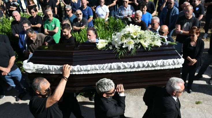 Ιωάννινα: Το τελευταίο αντίο στον παλαίμαχο διεθνή ποδοσφαιριστή Μάριο Οικονόμου
