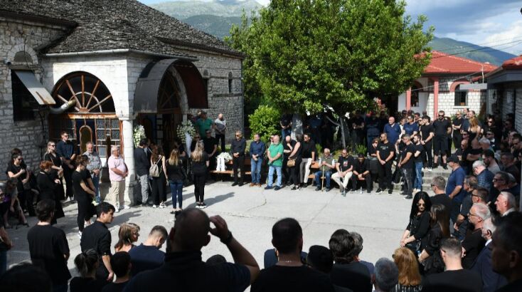 Ιωάννινα: Το τελευταίο αντίο στον παλαίμαχο διεθνή ποδοσφαιριστή Μάριο Οικονόμου