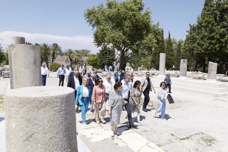 Ο Μητσοτάκης στην Περβόλα της Ρόδου - Μετά από 75 χρόνια, ανοίγει τις πύλες του για τους κατοίκους 