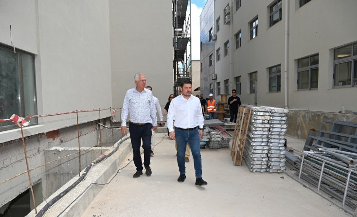 Επίσκεψη Χαρδαλιά σε 66 δήμους του Λεκανοπεδίου: Σε τροχιά υλοποίησης όλα τα κρίσιμα έργα 