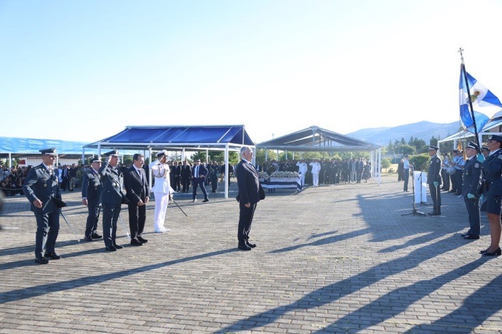 Ο Κωνσταντίνος Τασούλας απένειμε τα ξίφη στους νέους και στις νέες Υπαστυνόμους Β’