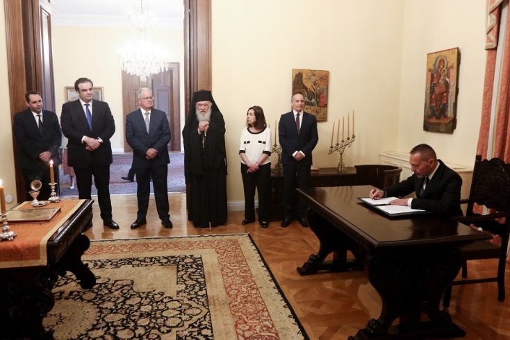Ο Γιάννης Στουρνάρας ορκίστηκε για τρίτη φορά Διοικητής της Τράπεζας της Ελλάδος