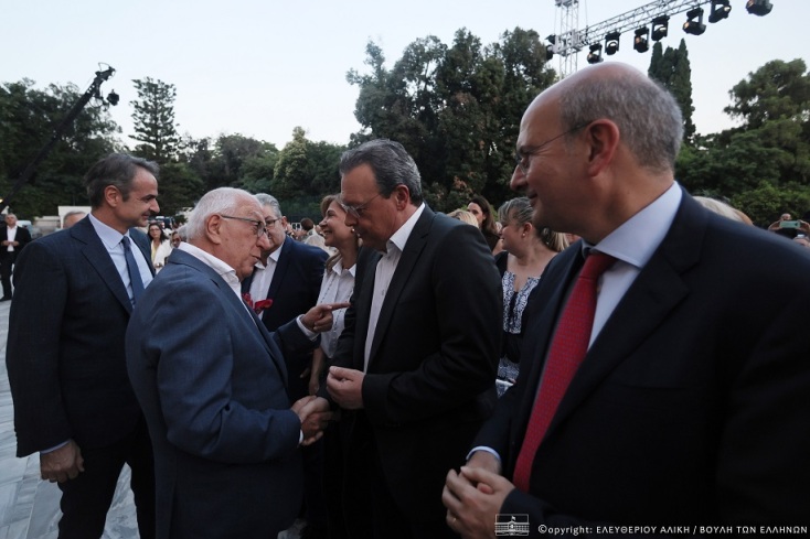 Τον μεγάλο μουσικοσυνθέτη Σταύρο Ξαρχάκο τίμησε η Βουλή με μια λαμπρή συναυλία