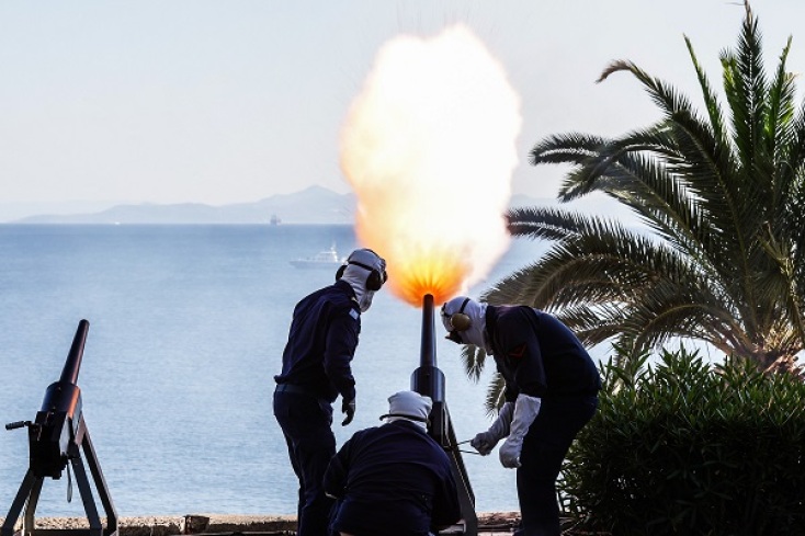 Ο Κ. Τασούλας στην τελετή ορκωμοσίας των νέων Σημαιοφόρων του Πολεμικού Ναυτικού και του Λιμενικού Σώματος