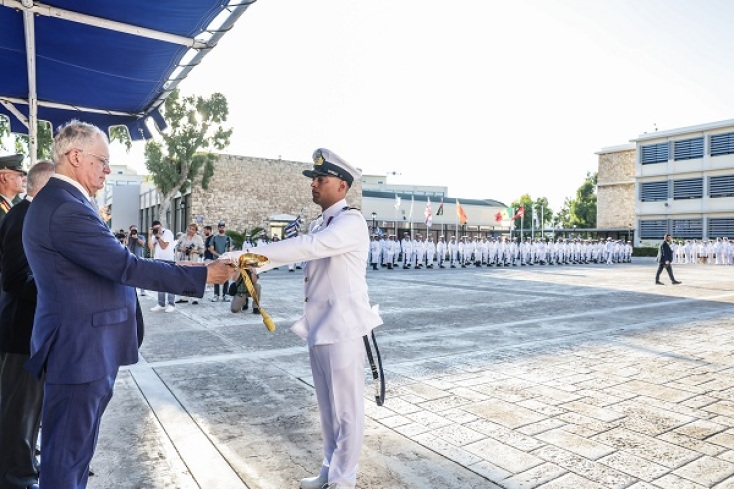 Ο Κ. Τασούλας στην τελετή ορκωμοσίας των νέων Σημαιοφόρων του Πολεμικού Ναυτικού και του Λιμενικού Σώματος