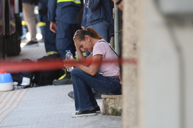 Κατάρρευση της πολυκατοικίας στα Πετράλωνα