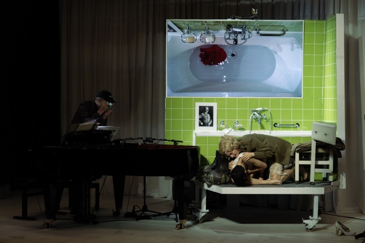 Lee Miller in Hitler’s Bathtub, Πειραιώς 260