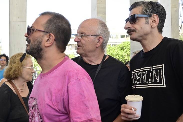 Πάολα Ρεβενιώτη: Το τελευταίο «αντίο» στο Α' Νεκροταφείο Αθηνών, παρών και ο Βαρουφάκης