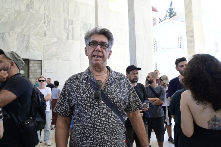 Πάολα Ρεβενιώτη: Το τελευταίο «αντίο» στο Α' Νεκροταφείο Αθηνών, παρών και ο Βαρουφάκης