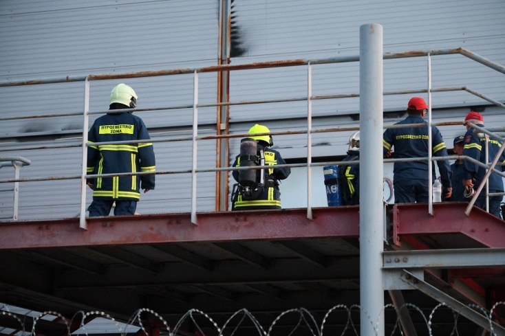 Κυκλοφοριακές ρυθμίσεις λόγω φωτιάς στο παλιό κτίριο του Μπάτμιντον στο Γουδή - 112 για τους καπνούς 
