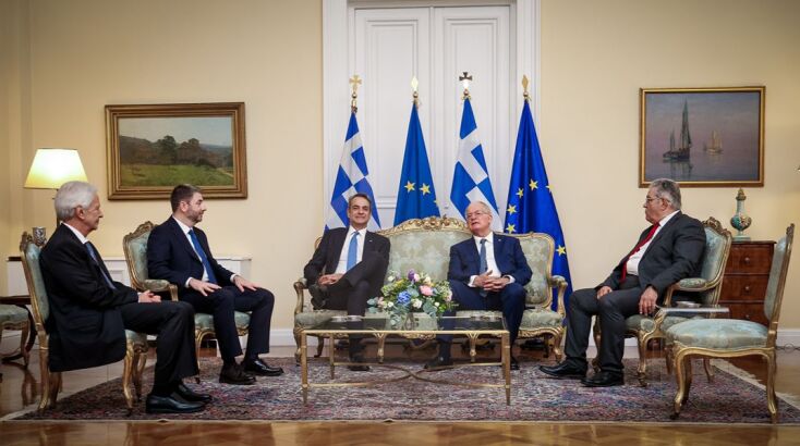 Οι συνομιλίες στον δεύτερο όροφο του Προεδρικού Μεγάρου  