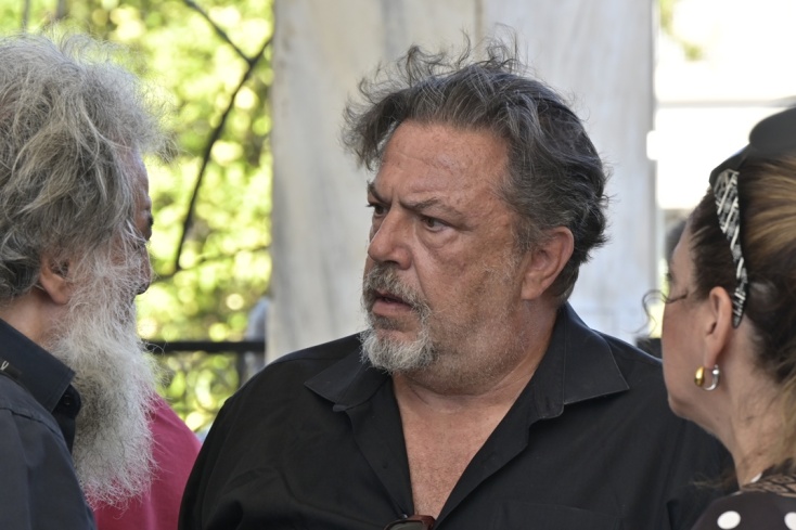 Στάθης Σταμουλακάτος