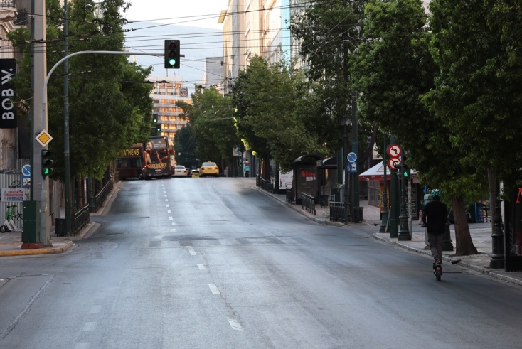 Η σχεδόν άδεια οδός Σταδίου