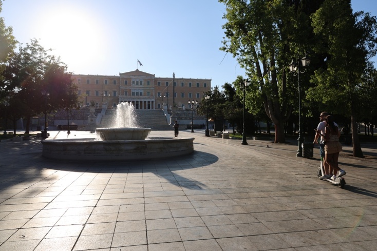 Η άδεια πλατεία Συντάγματος