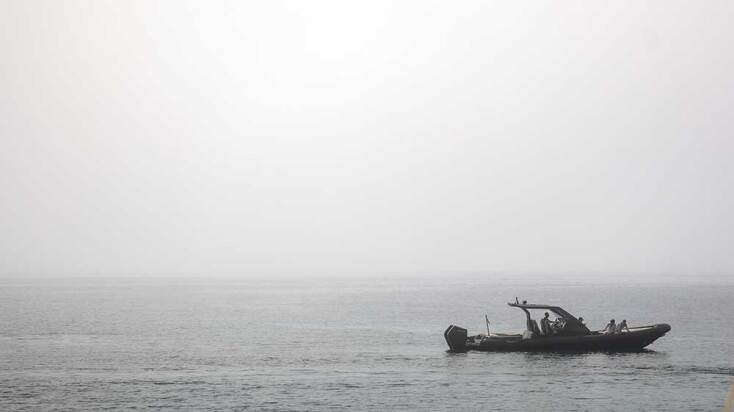 Τοπίο στην ομίχλη η Κίμωλος λόγω sea smoke