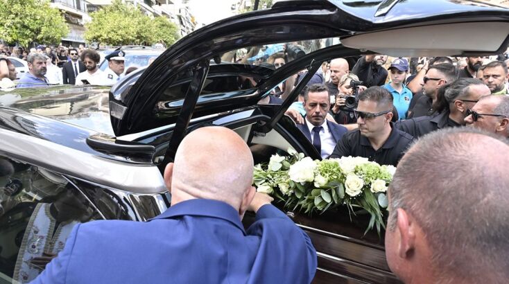 Κηδεία Γιώργου Μαζωνάκη