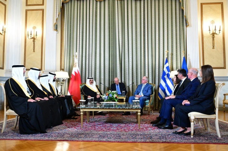 Ο Πρόεδρος της Δημοκρατίας Κωνσταντίνος Τασούλας yποδέχτηκε τον βασιλιά του Μπαχρέιν στο Προεδρικό Μέγαρο