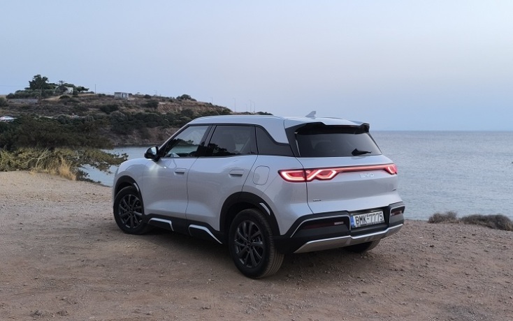 Οδηγούμε το BYD Atto 2 DM-i που είναι το πιο προσιτό Plug-In Hybrid μοντέλο της αγοράς