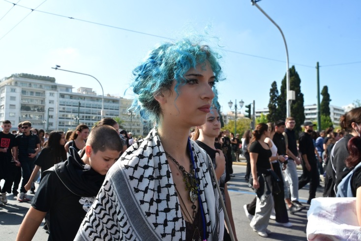 Πανεκπαιδευτικό συλλαλητήριο: Πέρασε από το Σύνταγμα η πορεία – Επιστρέφουν στα Προπύλαια οι διαδηλωτές	
