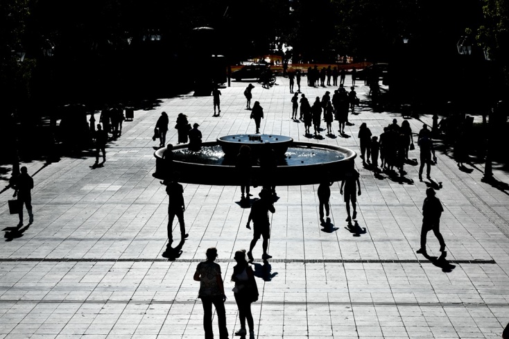 Πολίτες στην πλατεία Συντάγματος