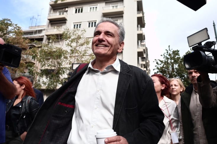 Ο Ευκλείδης Τσακαλώτος προσέρχεται στη συνεδρίαση της Κεντρικής Επιτροπής του ΣΥΡΙΖΑ
