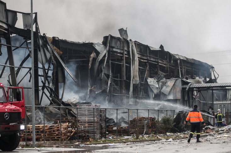 Εικόνα από τη φωτιά στις εγκαταστάσεις της Βιολάντα