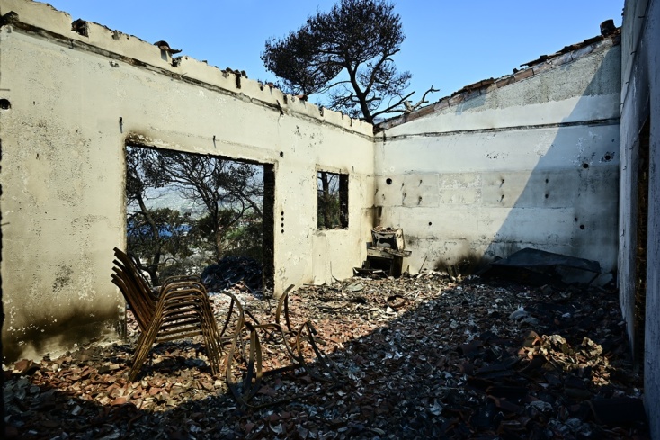 Η επόμενη ημέρα στο Πόρτο Γερμενό - Εικόνες θλίψης και καταστροφής μετά το πέρασμα της φωτιάς