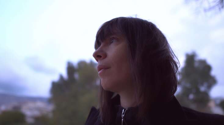 Η Violet Louise και η οπτικοακουστική αφήγηση «Το Ημερολόγιο Ενός Σκύλου» 