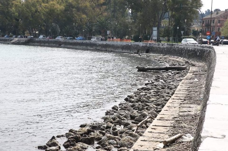 Κέρκυρα: Στη Γαρίτσα η θάλασσα υποχώρησε, καθώς η άμπωτη συνεχίζεται