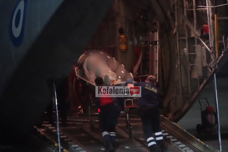 Ευλογιά των πιθήκων: Στιγμιότυπο από την αεροδιακομιδή του 29χρονου τουρίστα από την Κεφαλονιά στην Αθήνα