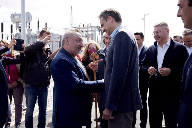 Ο Κυριάκος Μητσοτάκης στην τελετή εγκαινίων του νέου φωτοβολταϊκού πάρκου των Ελληνικών Πετρελαίων στην Κοζάνη