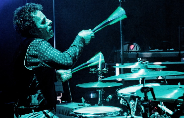 Φωτογραφία του ντράμερ των Les Negresses Vertes.